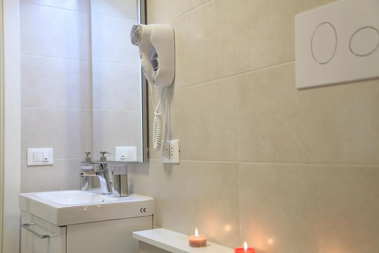 Luxury Rooms Garzilli Palermo 3*,  Italy